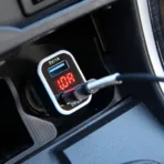 Amio - Φορτιστής Αυτοκινήτου USB Dual με Βολτόμετρο και Ένδειξη Κατανάλωσης τάση λειτουργίας 12-24V απόδοσης 3A για Επιβατικά Αυτοκίνητα και Φορτηγά - 1 τεμ. (01028/AM) - Image 4