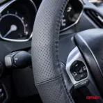 Amio - ΚΑΛΥΜΜΑ ΤΙΜΟΝΙΟΥ ΑΠΟ ΔΕΡΜΑ (M) 37/39cm SWC-50-M ΣΕ ΜΑΥΡΟ ΧΡΩΜΑ ΤΡΥΠΗΤΟ ΜΕ ΜΑΥΡΕΣ ΡΑΦΕΣ - 1 ΤΕΜ. (03556/AM) - Image 4