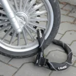 ΑΝΤΙΚΛΕΠΤΙΚΗ ΚΟΥΛΟΥΡΑ TAIPAN ΜΕ ΝΑΥΛΟΝ ΥΦΑΣΜΑ ΜΑΥΡΗ 90cm 10mm (2 ΚΛΕΙΔΙΑ) - Image 2